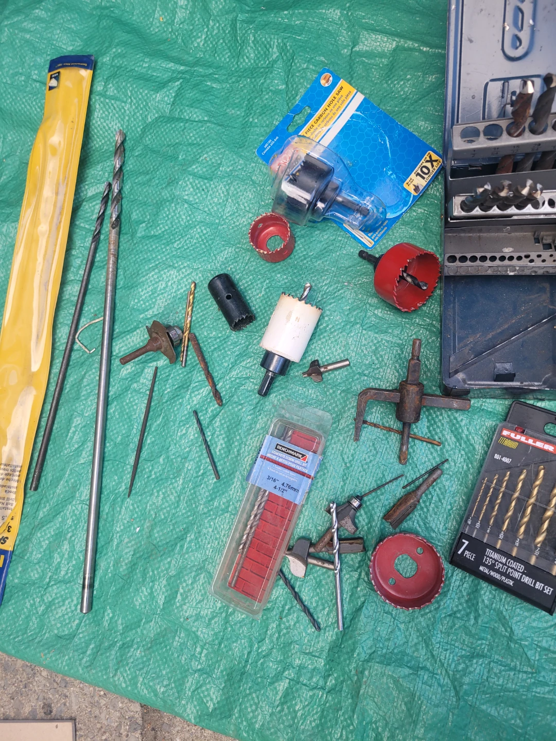 Lot Drill and Router Bit Assortment and Hole Saw Set - photo 3