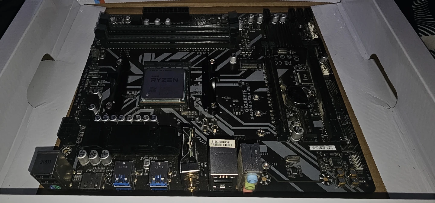 GIGABYTE B450M DS3H WIFI Motherboard - photo 2