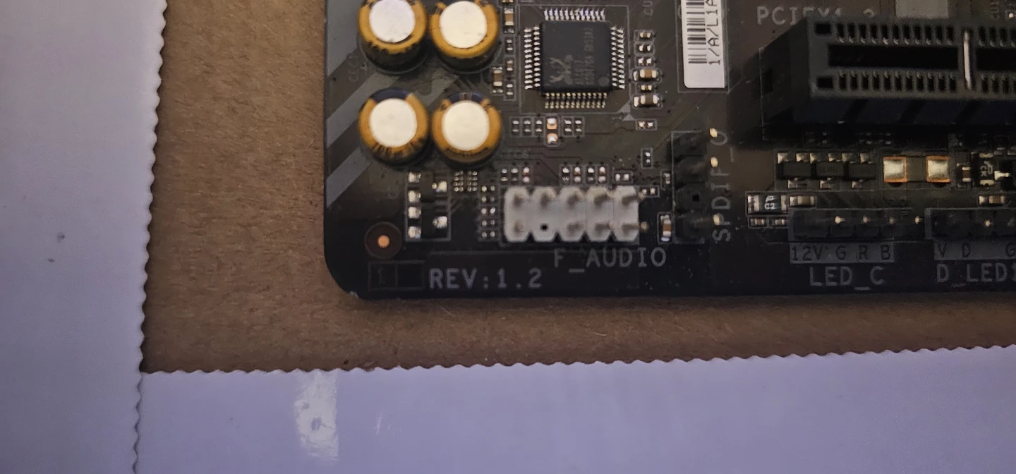 GIGABYTE B450M DS3H WIFI Motherboard - photo 5