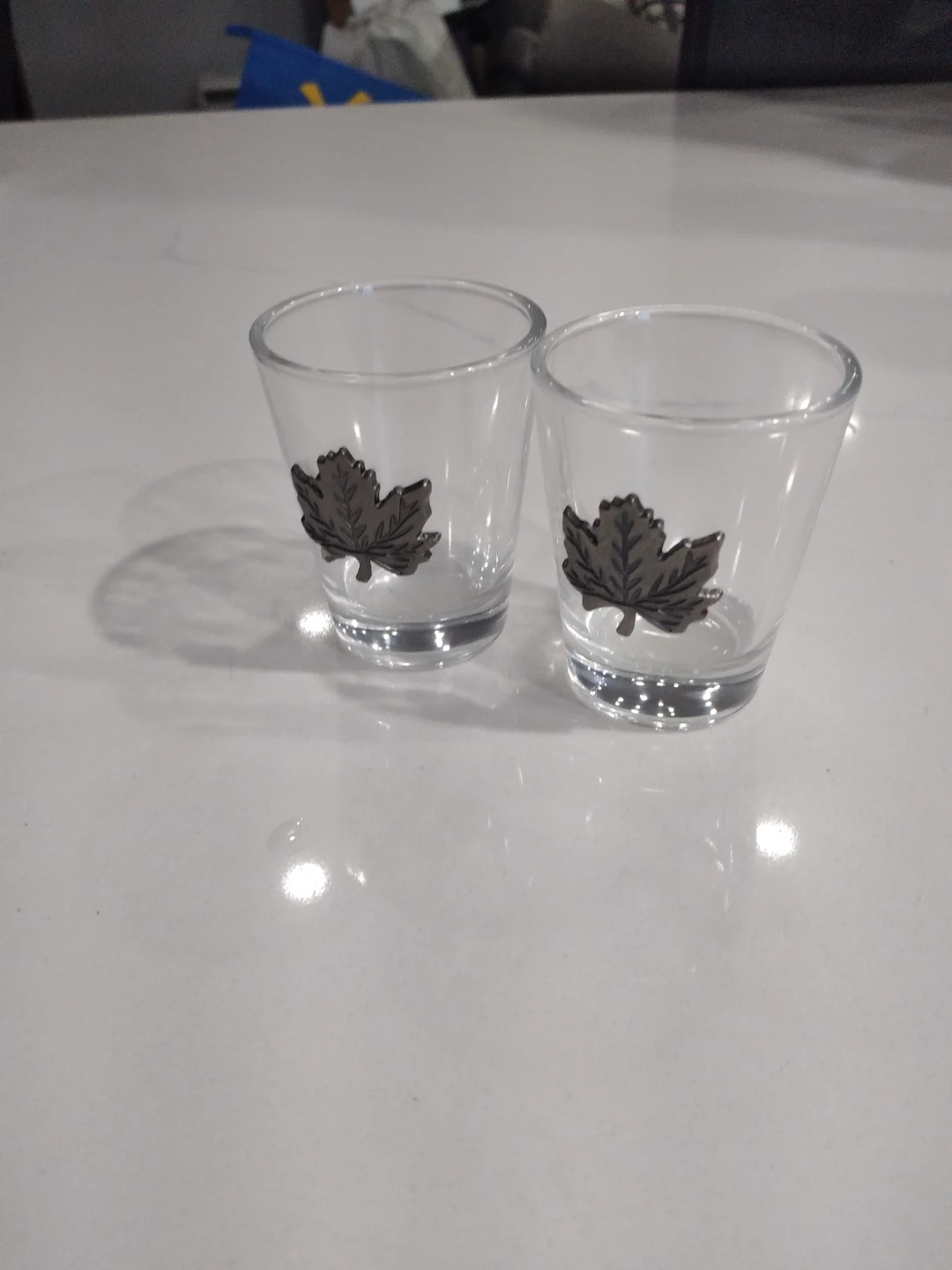 Set of 2 Shot Glasses with Maple Leaf Design