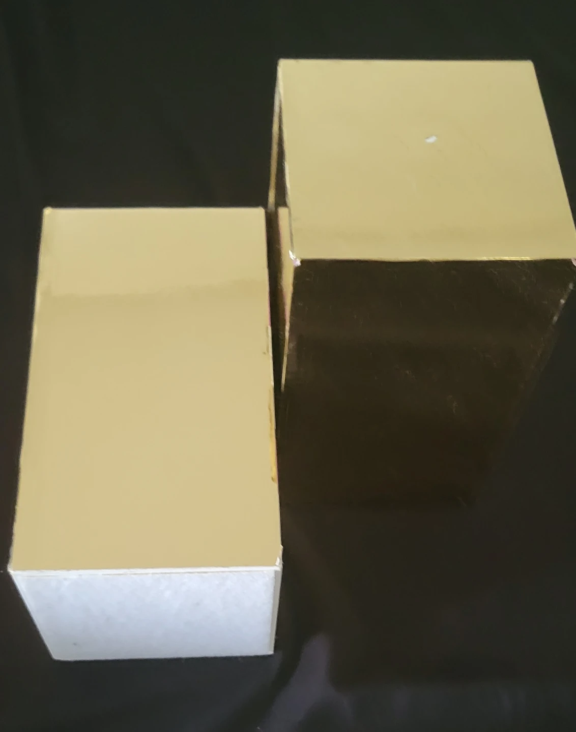 Gold Mirrored Cubes/Pedestals (Set of 2) ⚽ - photo 4