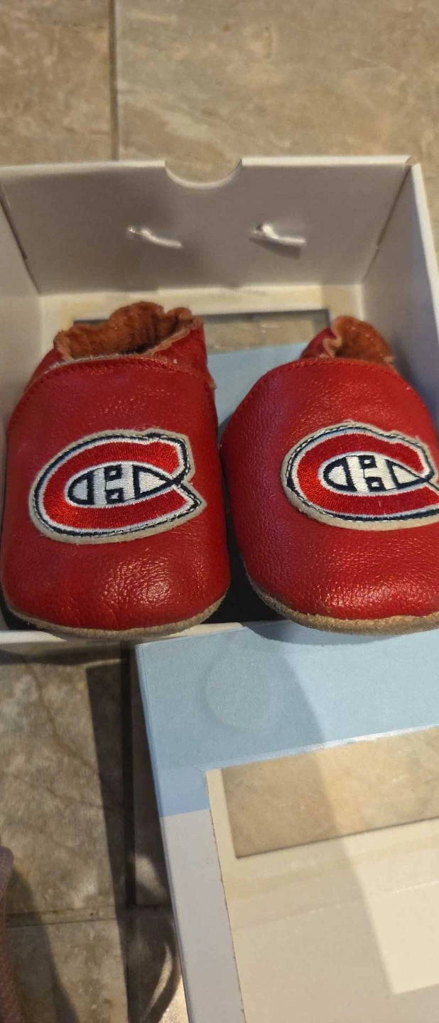 Robeez Montreal Canadiens Soft Soles Crib Shoes - photo 3