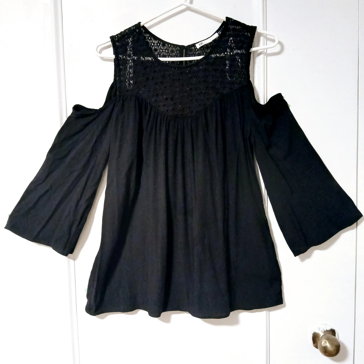 Women Medium DR2 Cold Shoulder Blouse