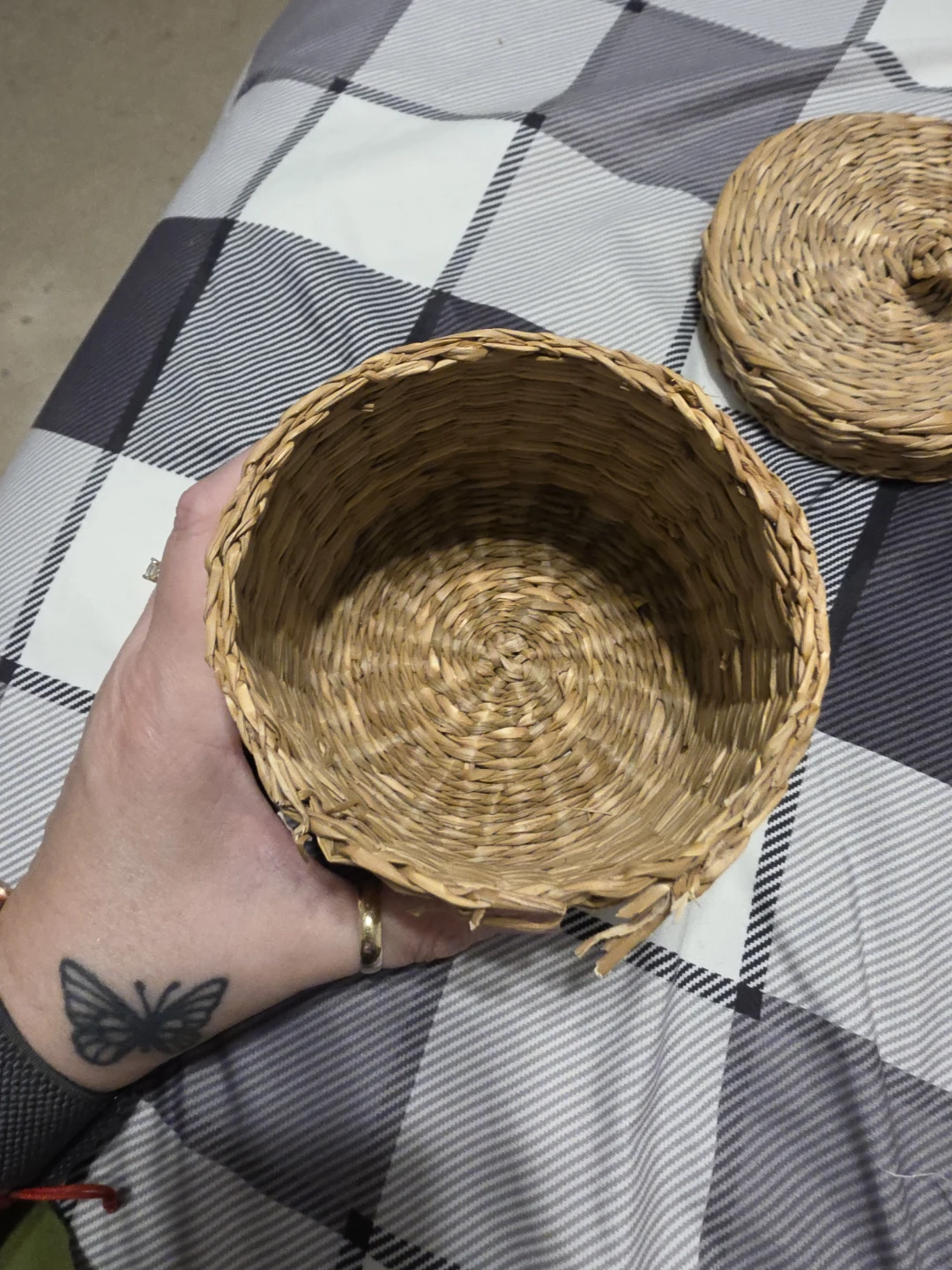 Small wicker storage container - photo 3