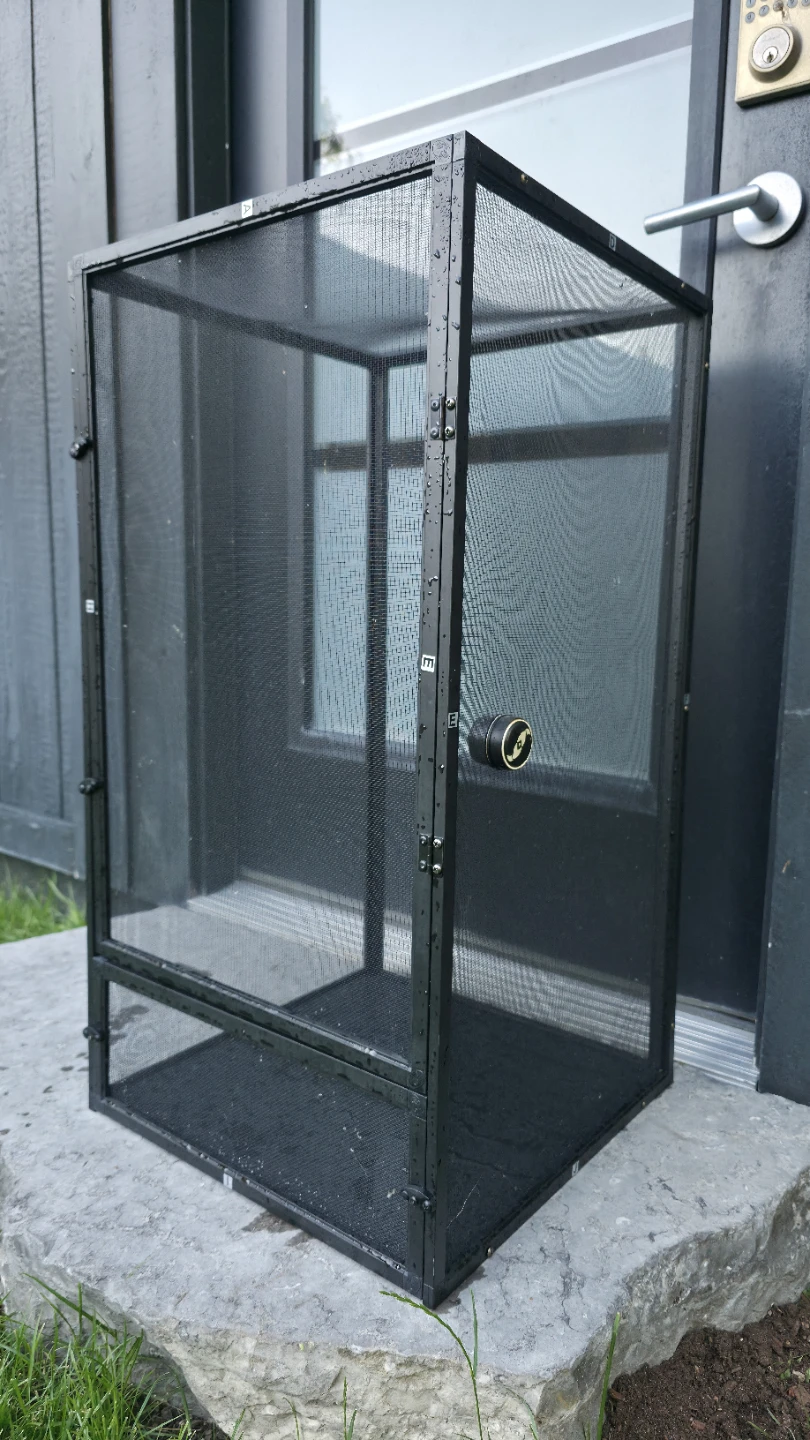 Screened reptile enclosure - photo 3