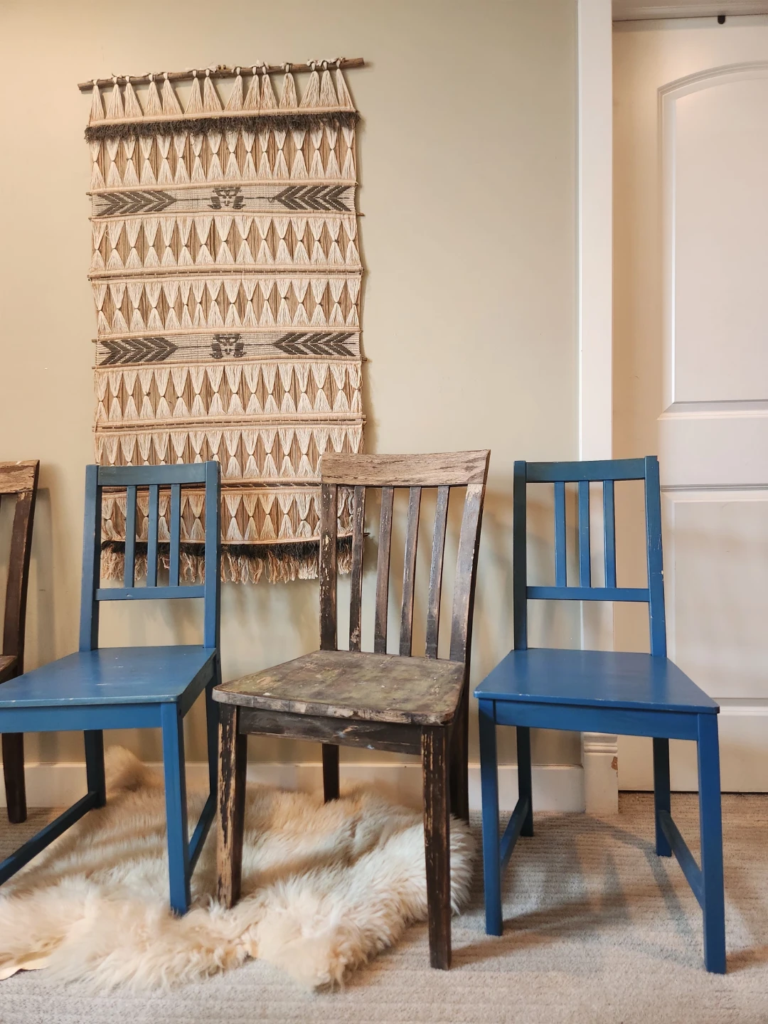 Set of 4 solid wood dining Chairs, delightfully distressed! - photo 5
