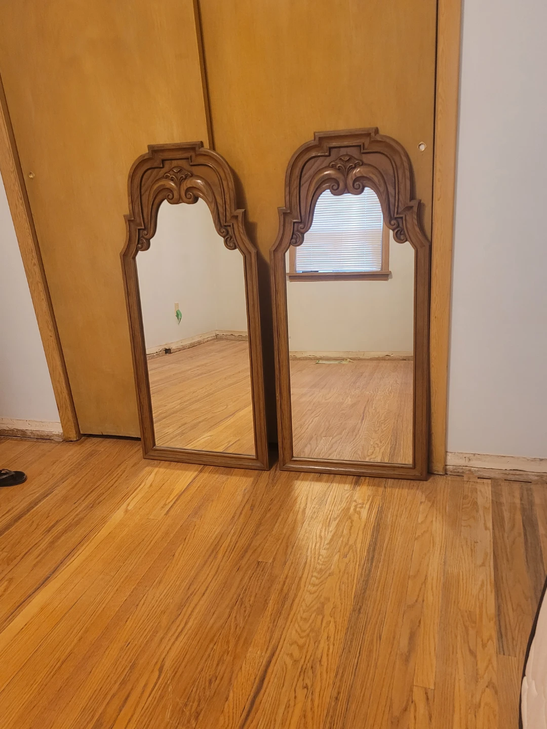 Vintage wooden decor mirror - photo 4