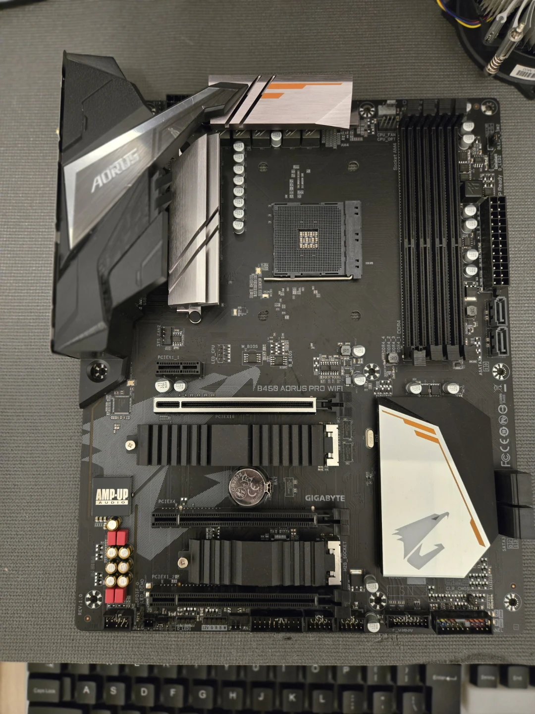 GIGABYTE B450 AORUS PRO WIFI Motherboard - photo 3