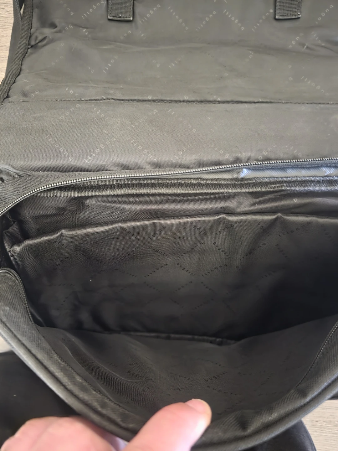 Bugatti Messenger Bag - photo 5
