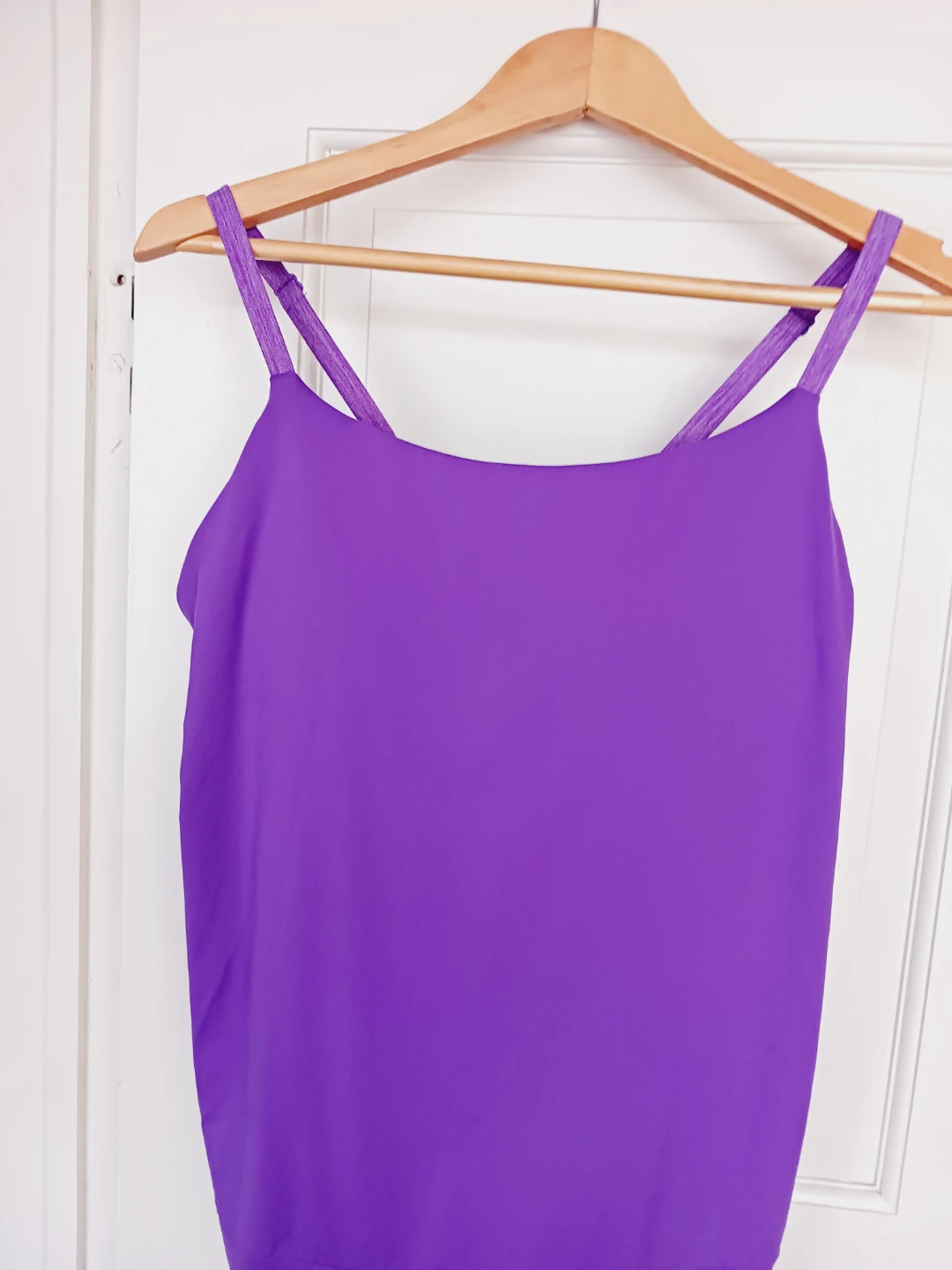 Under Armour Beautiful Purple Camisole Tank Top.size L.