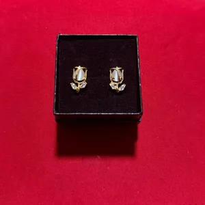 Beautiful earrings in the form of tulips