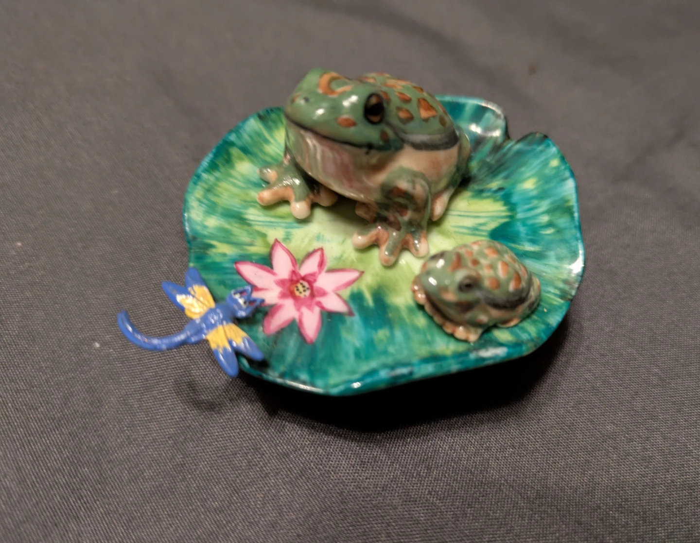 Rochard Limoges Frog and Dragonfly Hinged Box - photo 2