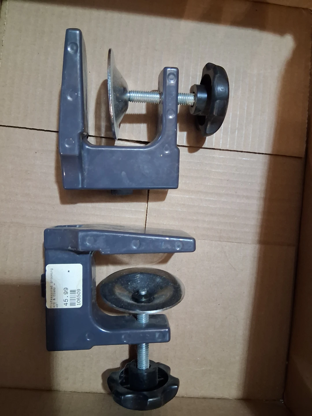 Grooming Arm Clamp