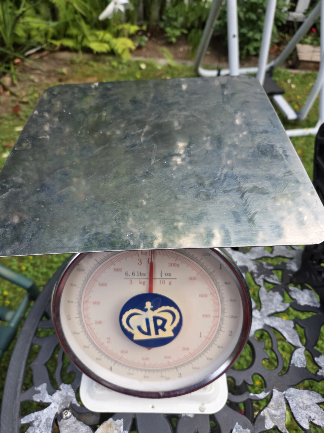 Vintage Kitchen Scale