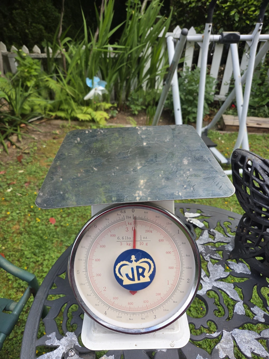 Vintage Kitchen Scale - photo 2
