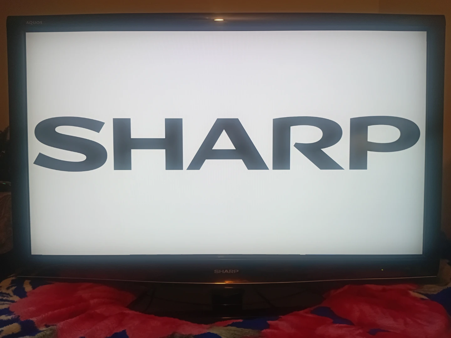 Sharp Aquos TV - photo 2