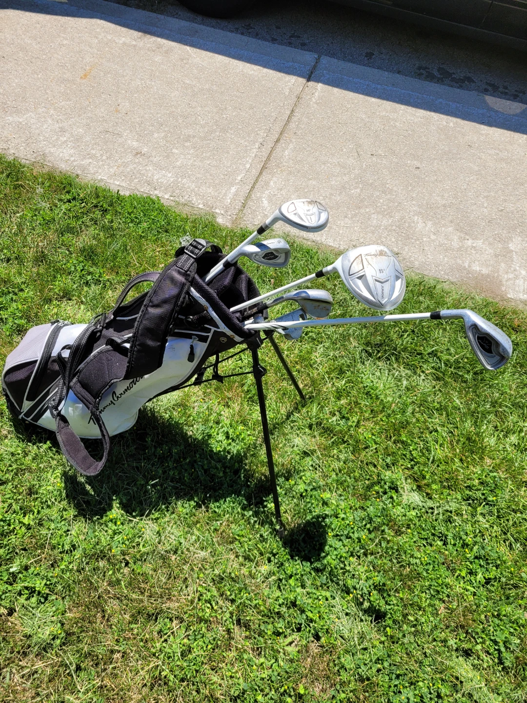 Tommy Armour junior golf set.