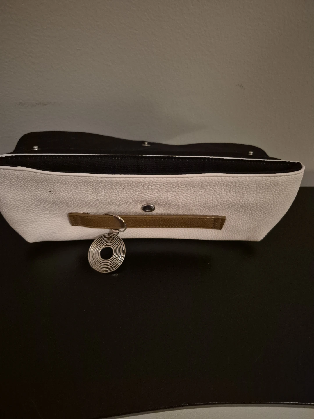 White and green clutch with brown accent - photo 2