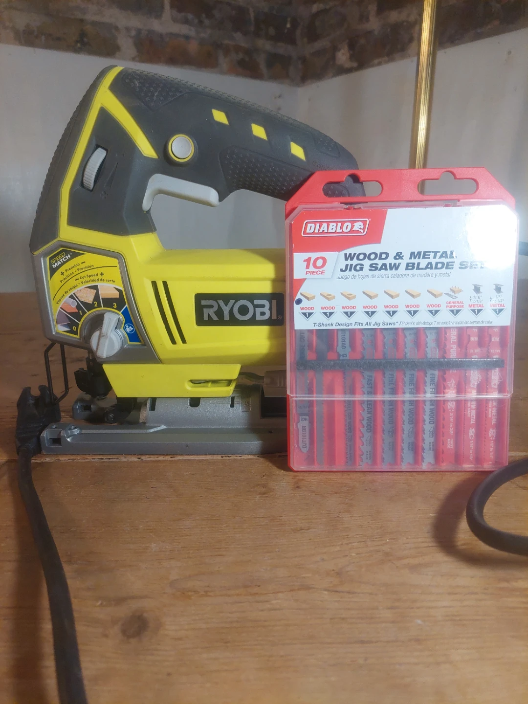 Ryobi Jigsaw plus 10 pack of blades. - photo 4