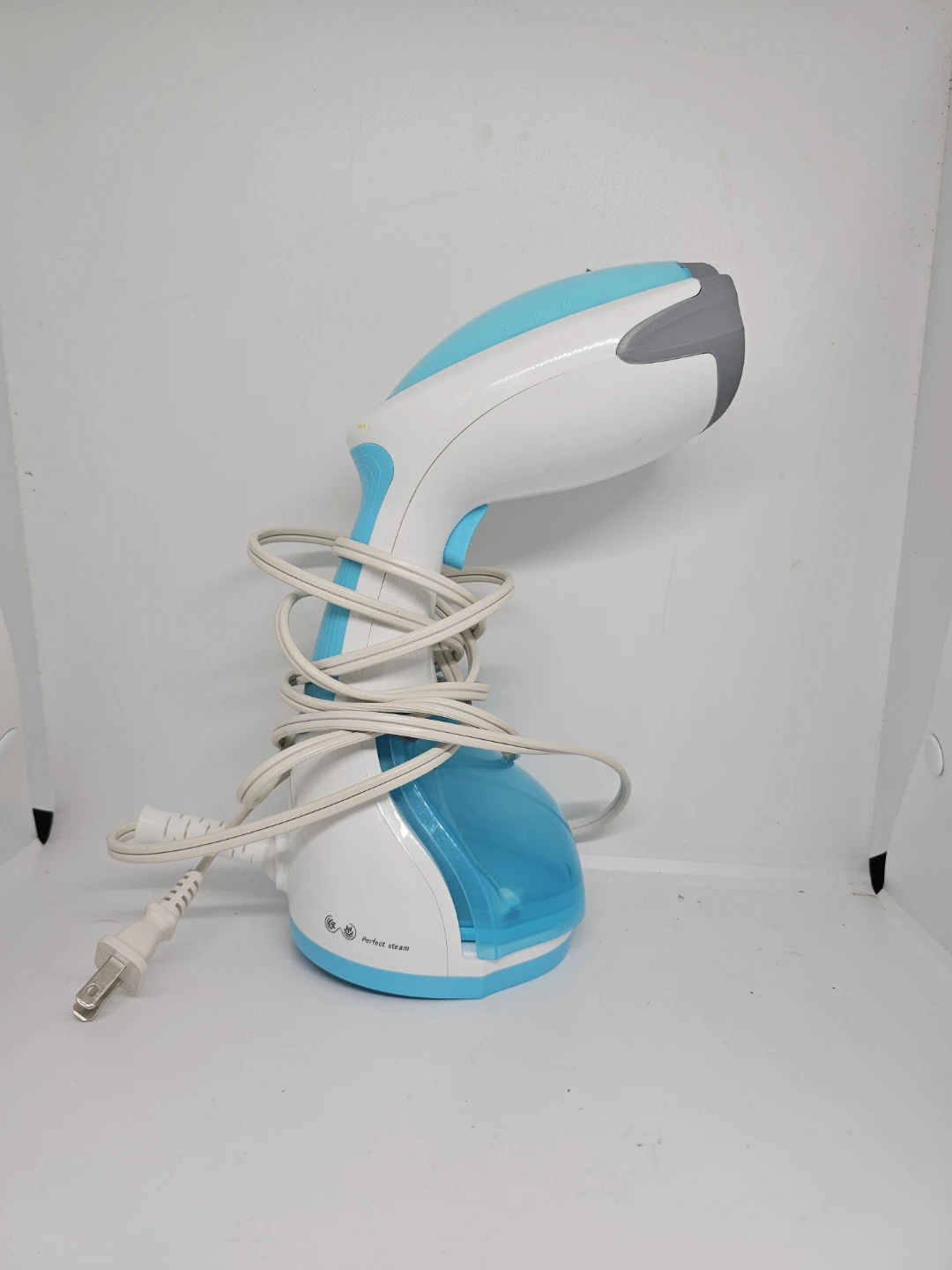 BEAUTURAL Garment Steamer - Model 722NA-0001