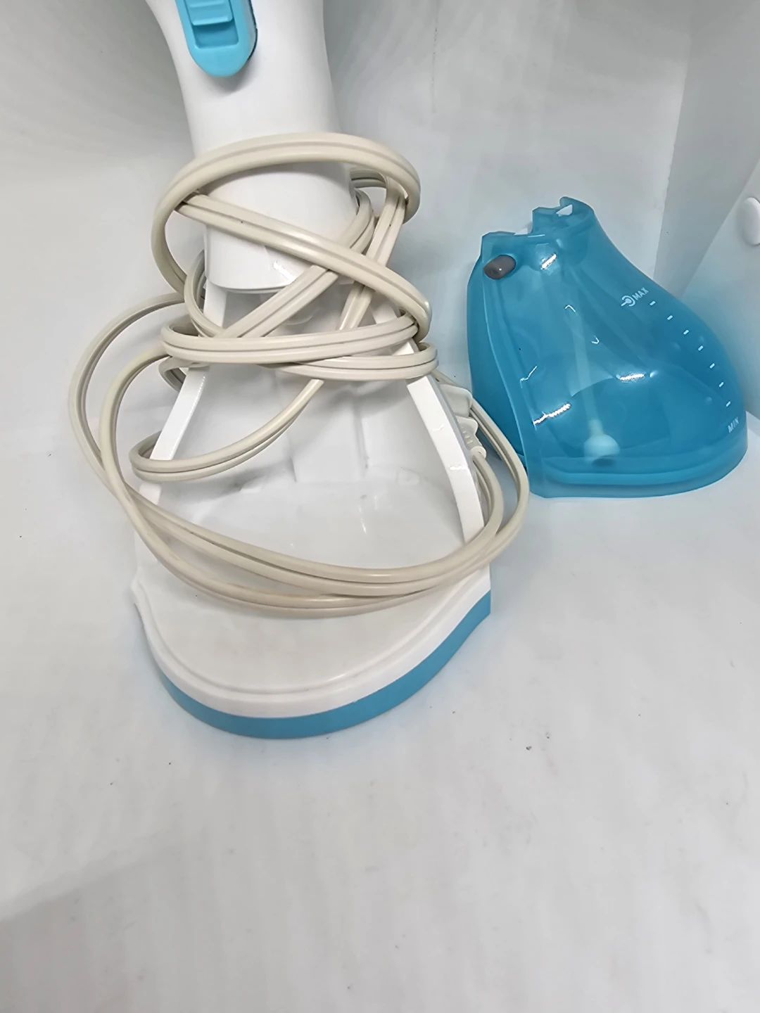 BEAUTURAL Garment Steamer - Model 722NA-0001 - photo 4