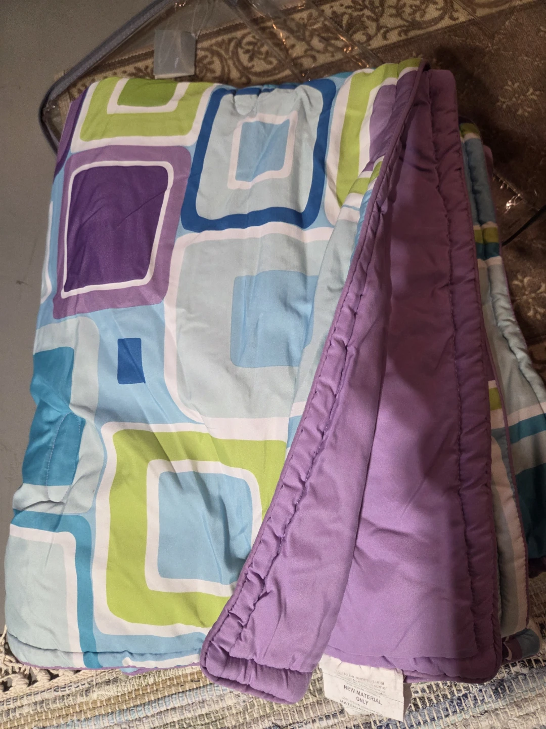 Twin comforter and pillow sham