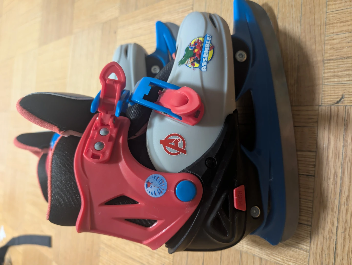Avengers Adjustable Ice Skates+Cage Helmet+Snow Pant+Hand gloves