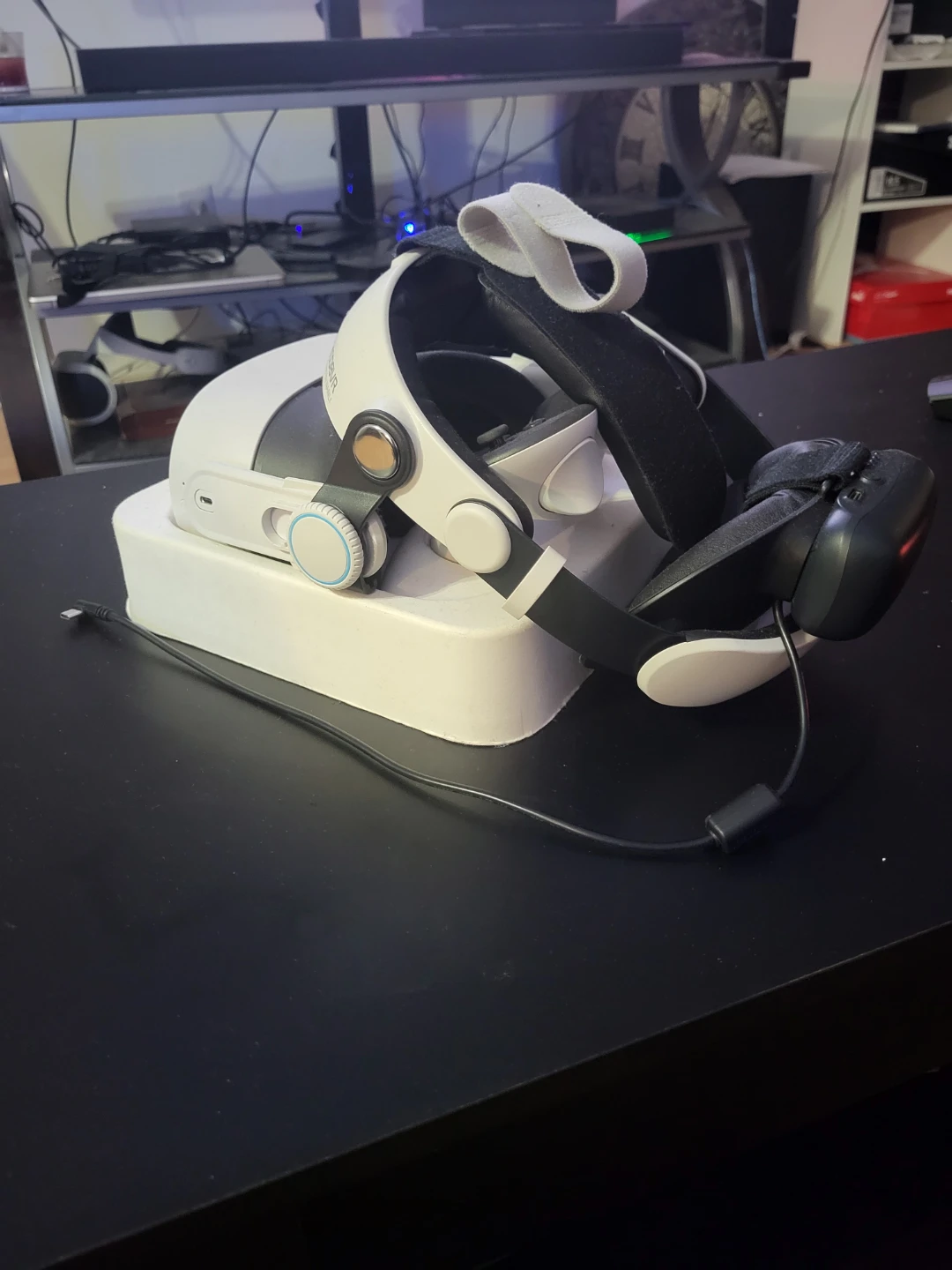 KKCOBVR VR Headset and Controllers - photo 2