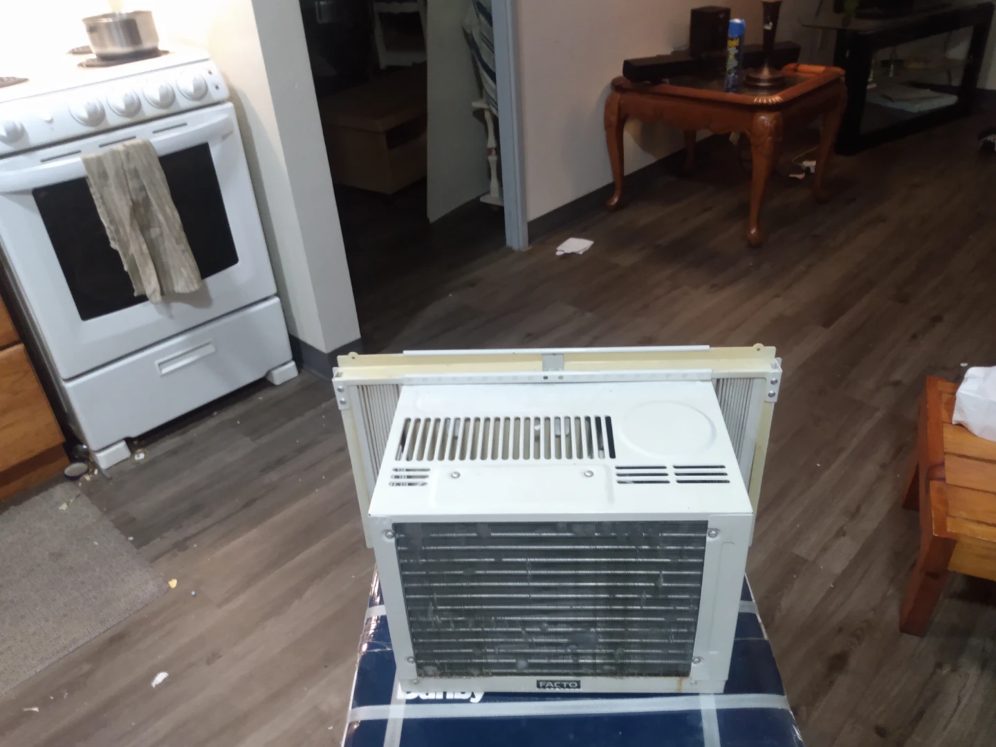Facto Window Air Conditioner - photo 2