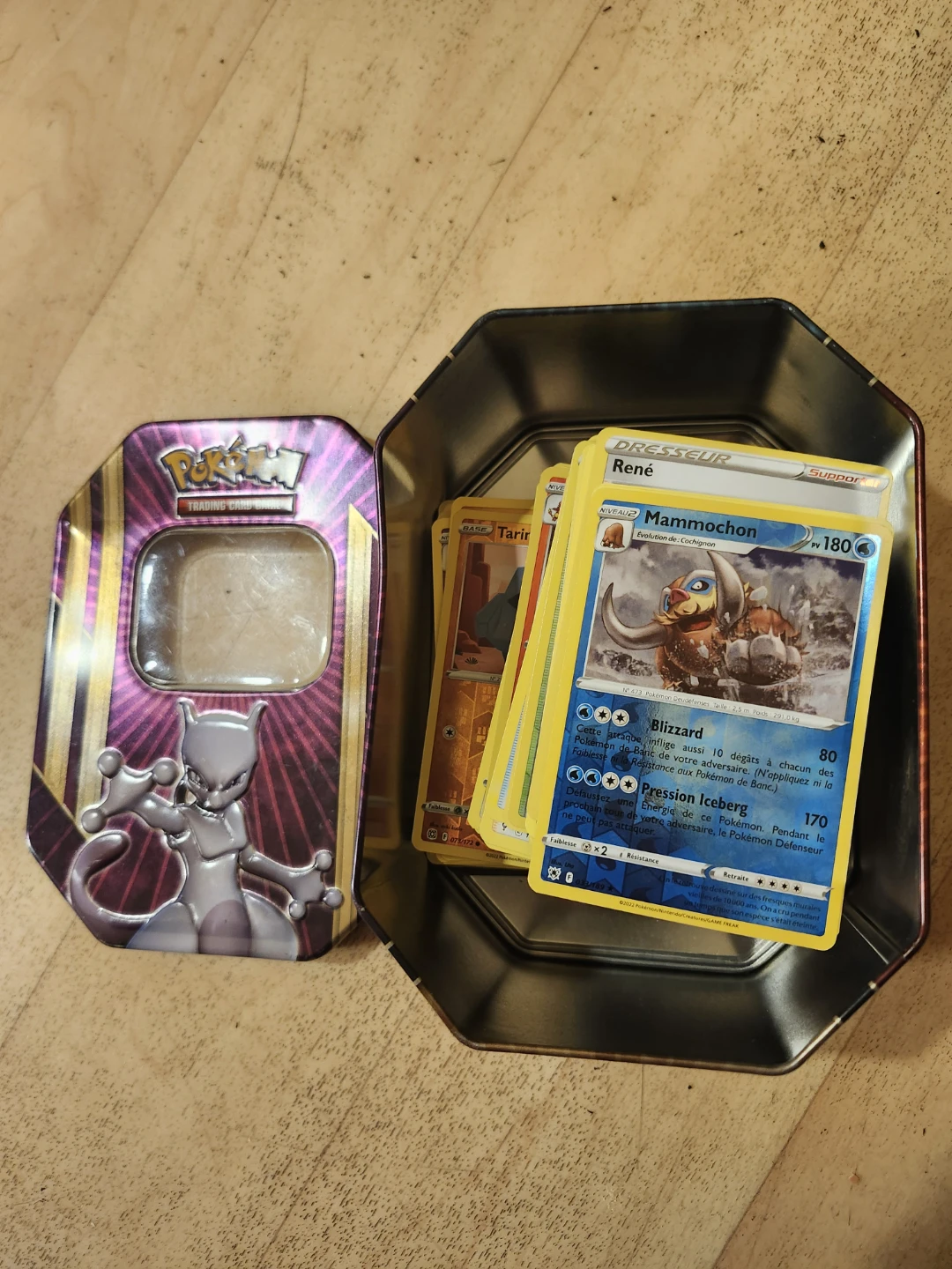Pokemon Trading Card Tin  Mewtwo with 175 french trading cards