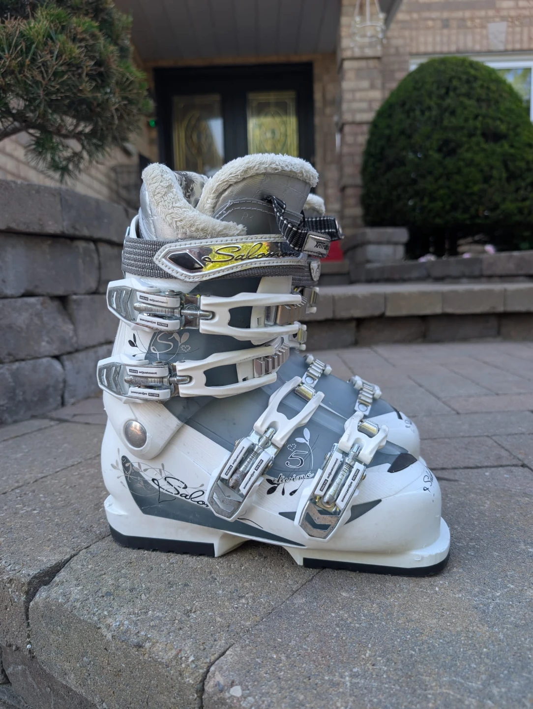Salomon Ski Boots Girls 23-23.5