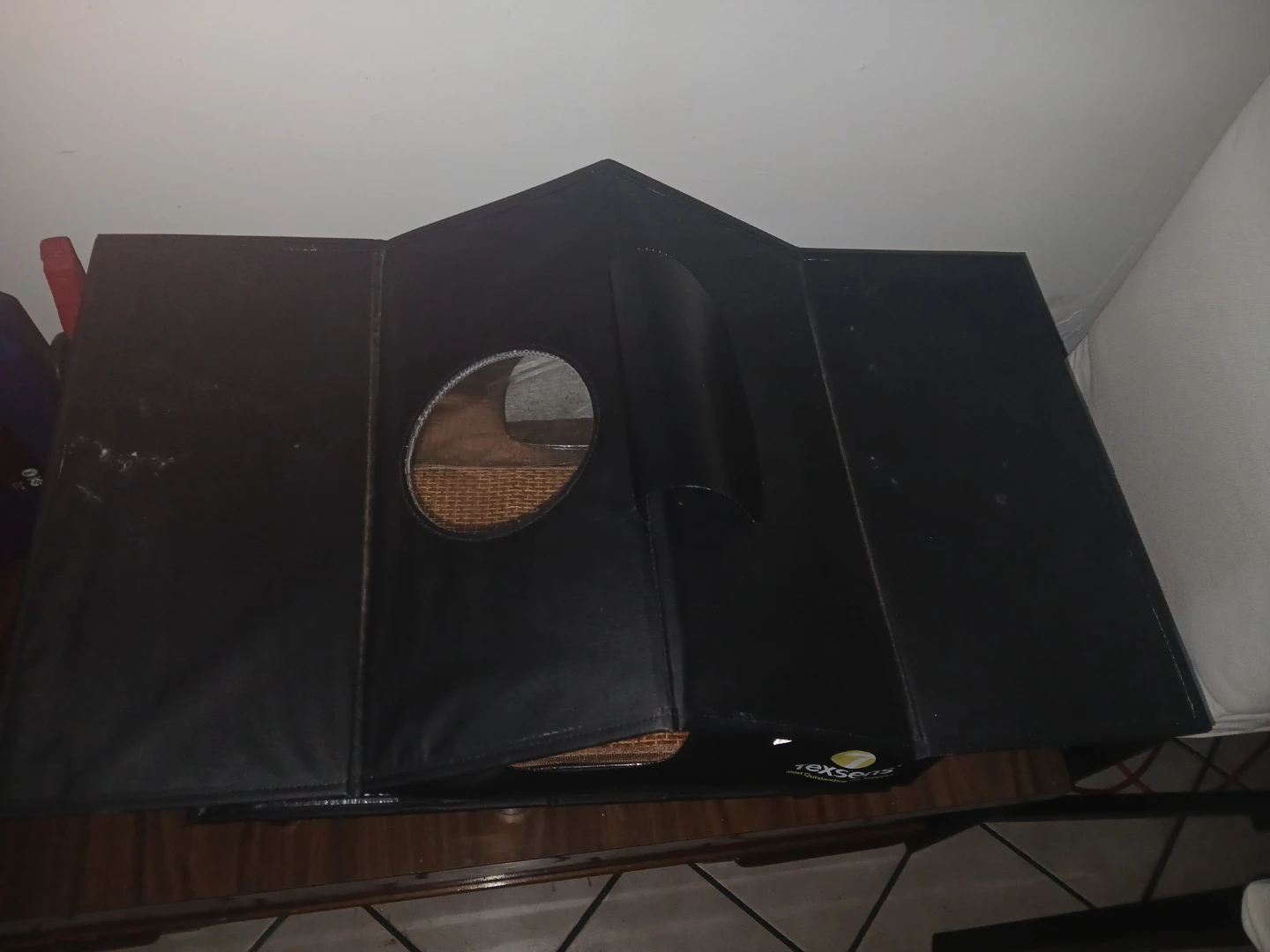 Small pet home like new - photo 2