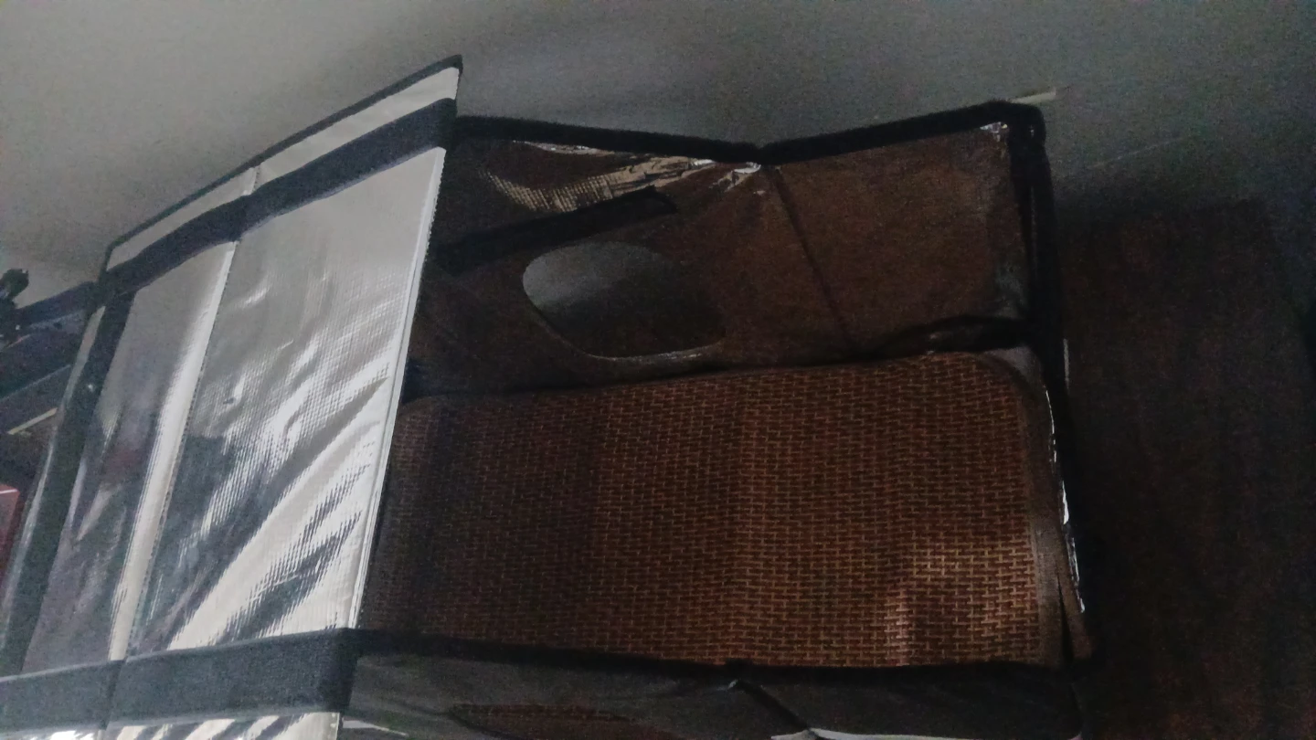 Small pet home like new - photo 3