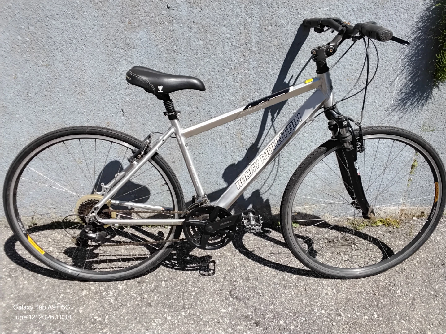 ROCKY MOUNTAIN BICYCLE,24 SPD,18",ALUMINUM,FRONT SHOCKS
