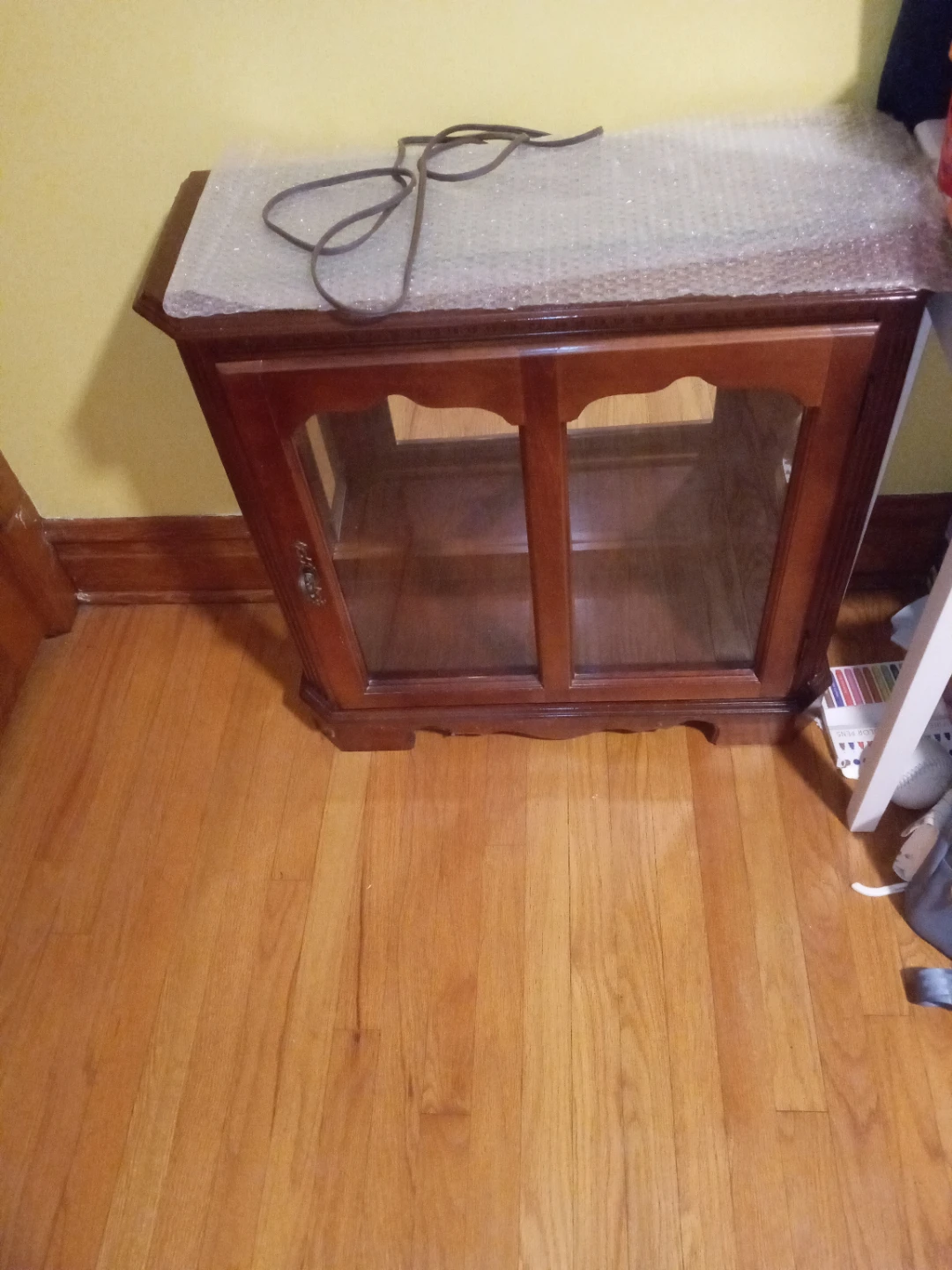 Pulaski Furniture Corporation Display Cabinet