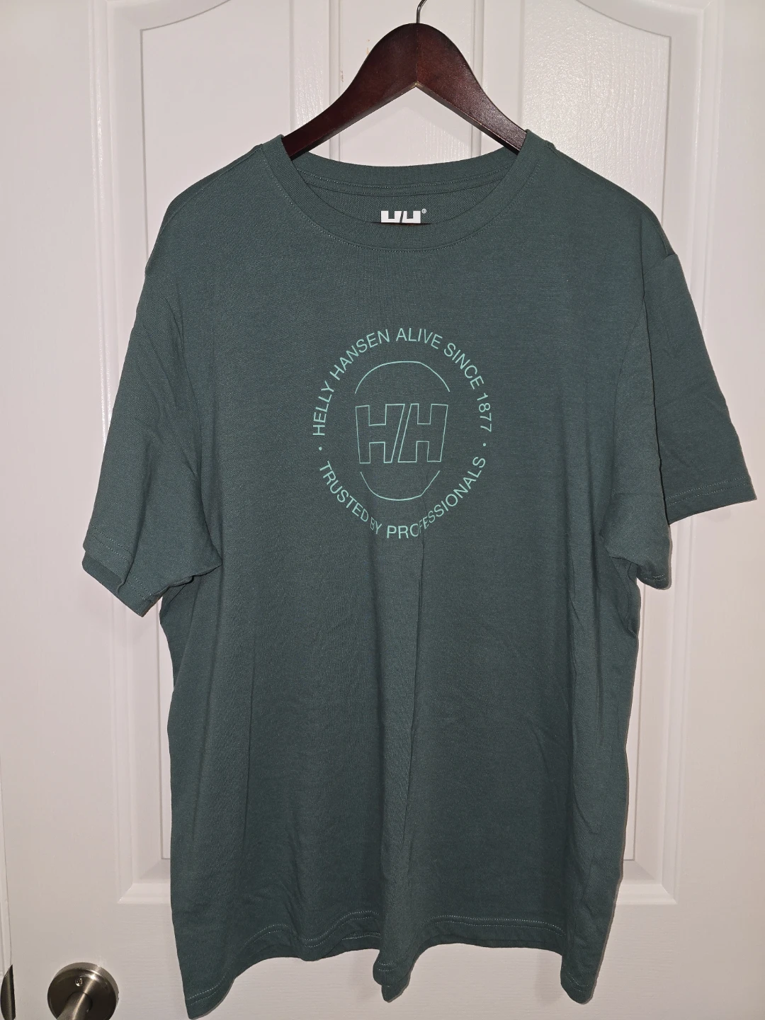BRAND NEW Helly Hansen Men's T-Shirt