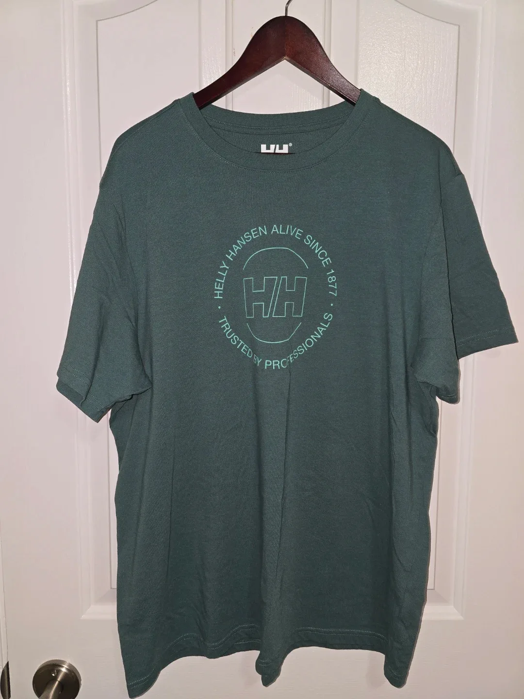 BRAND NEW Helly Hansen Men's T-Shirt