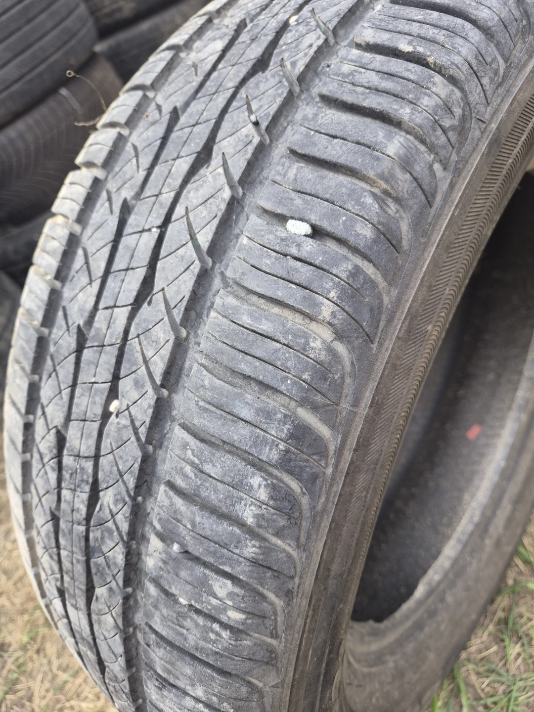 Single summer tire 235 60R16