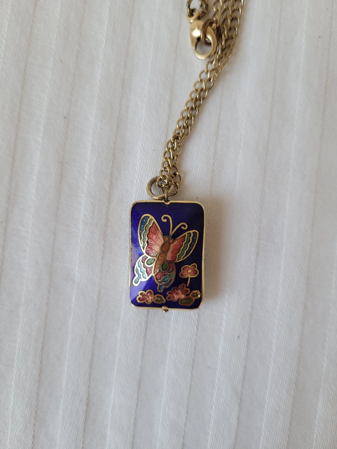 Vintage Butterfly Pendant Necklace - photo 3