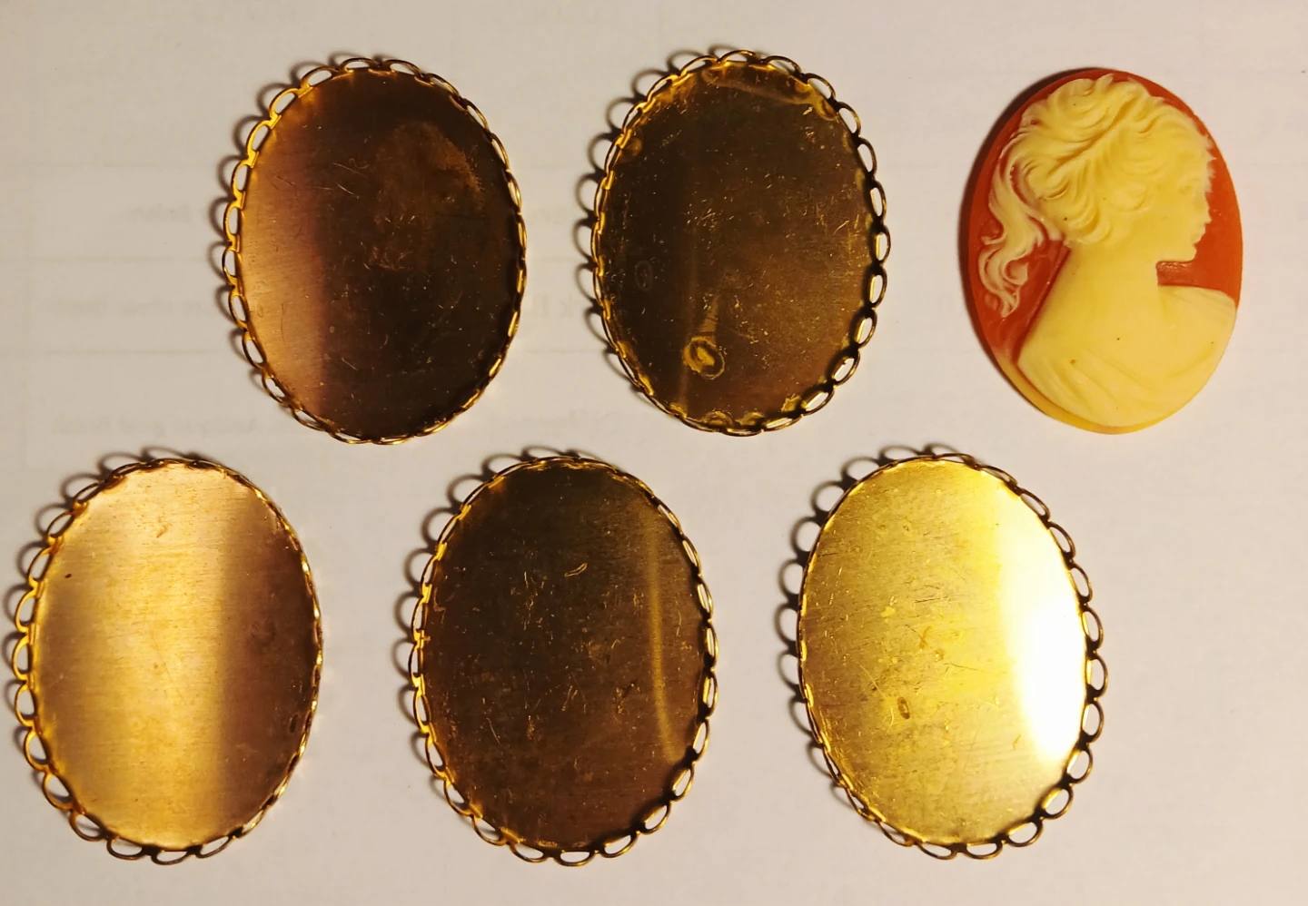 5 Vintage Oval Cameo Bezel Trays - photo 2