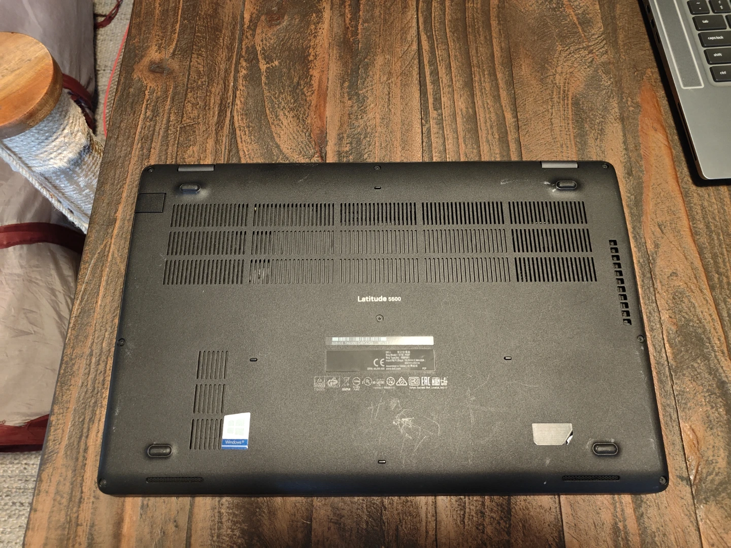 Dell Latitude 5500 Laptop - photo 4