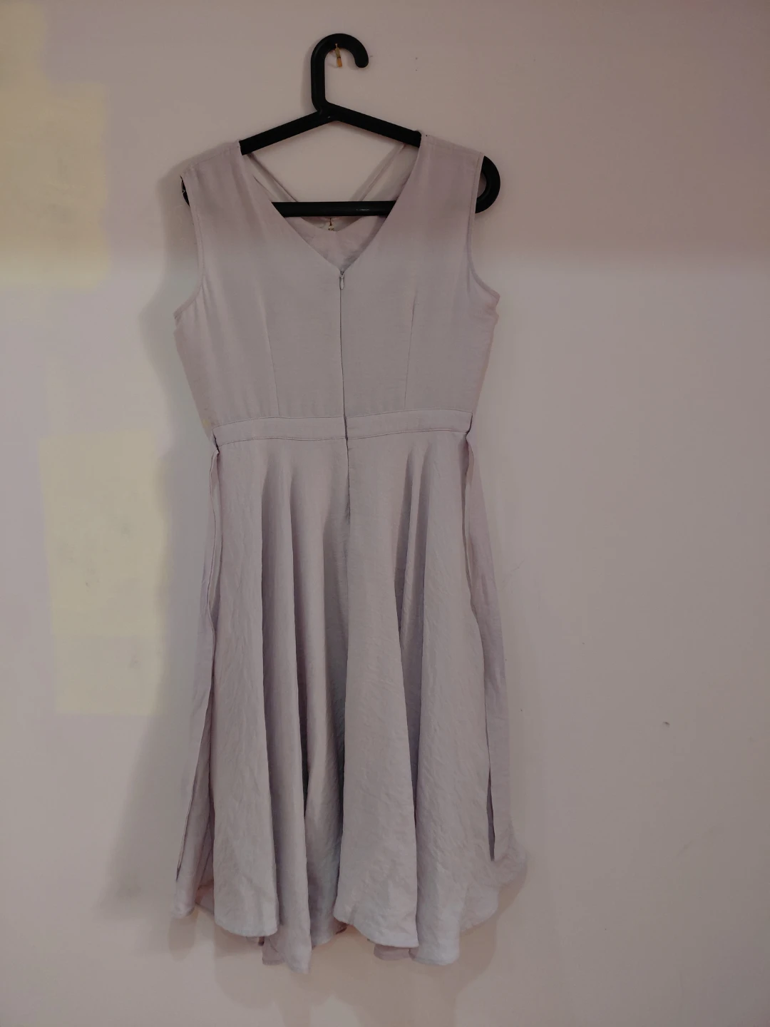 Women's Sleeveless V-Neck Midi Dress - photo 4