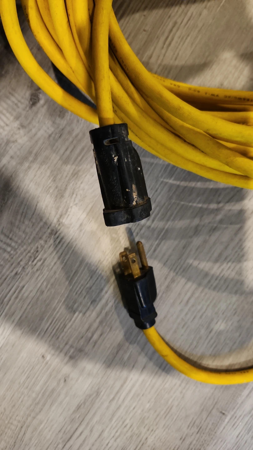 Heavy-Duty Contractor Grade Outdoor Extension Cord – Yellow 50ft - photo 2