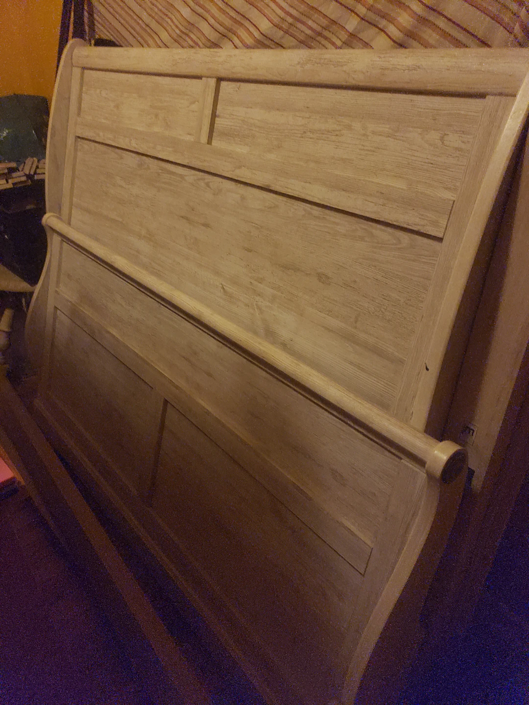 Ashley Willowton Queen Sleigh Bed - photo 2