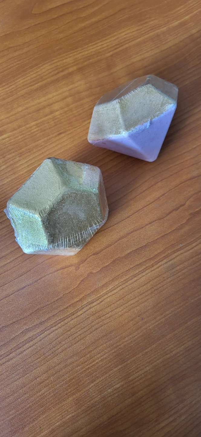 2 Diamond Shaped Bath Bombs