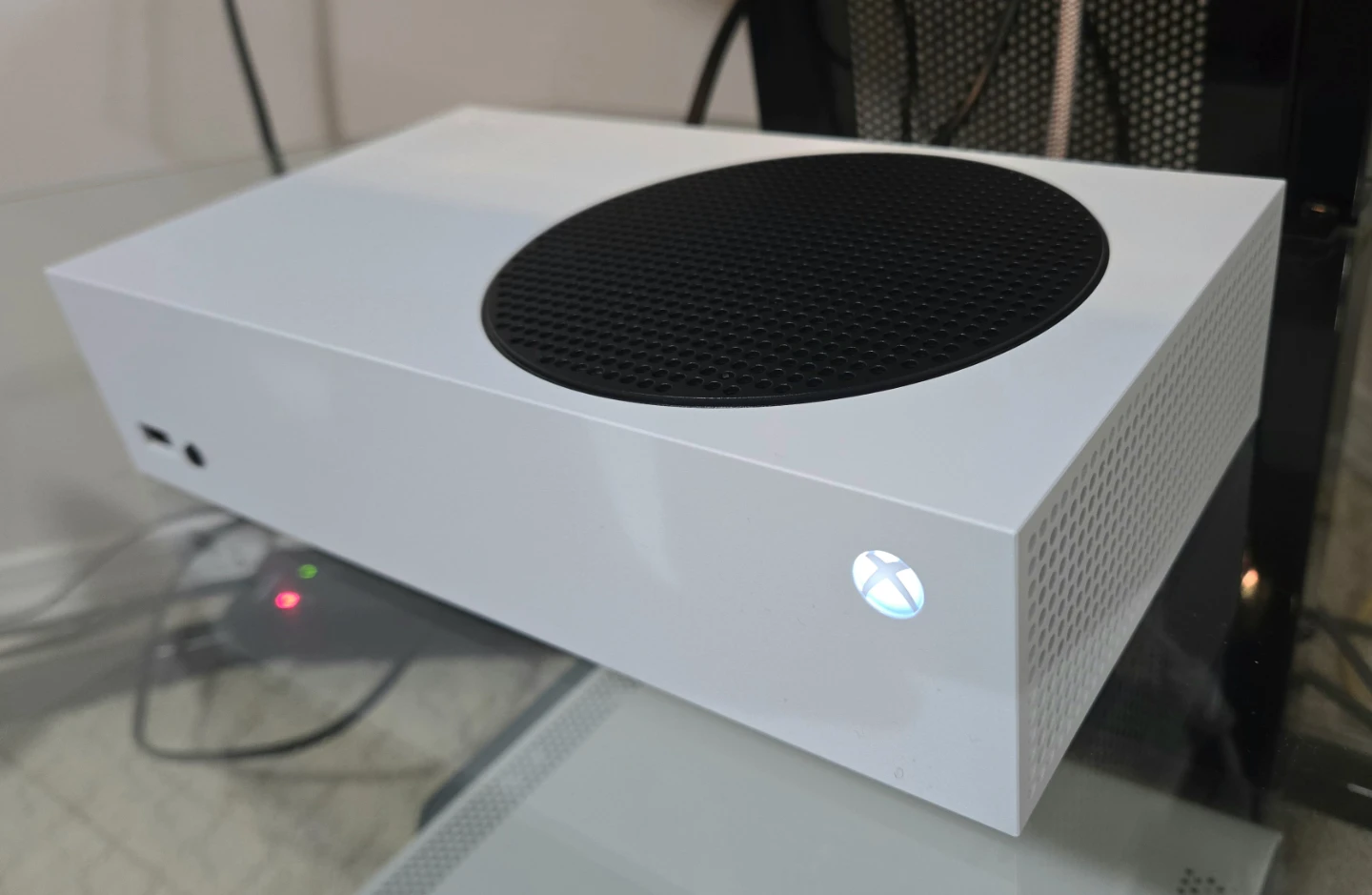Xbox Series S 512GB + 1TB Expansion Card Bundle - photo 2