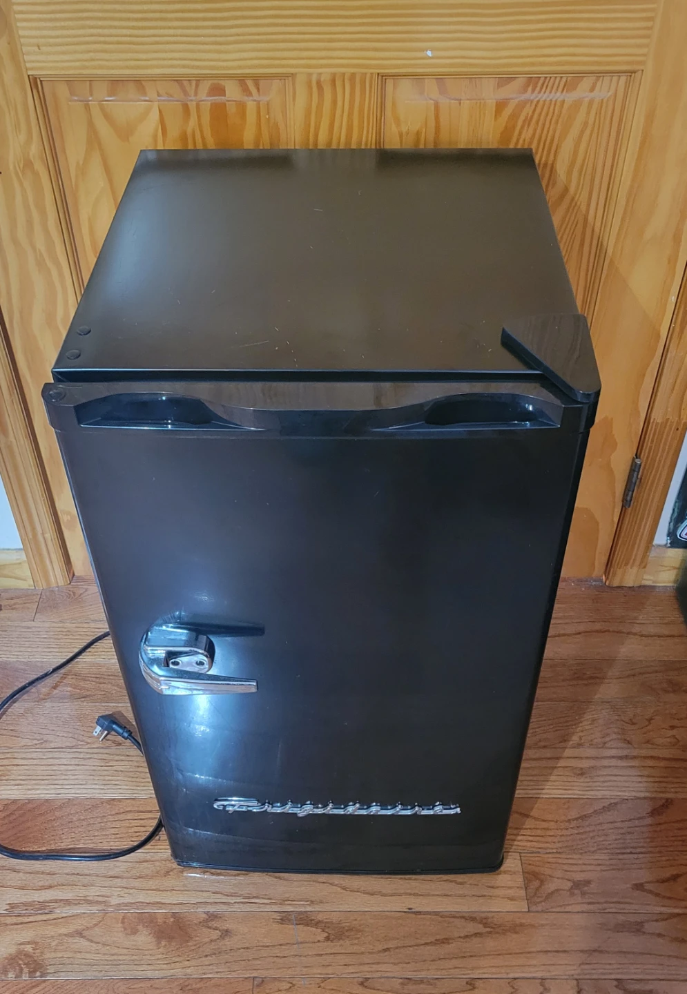 Frigidaire Mini Fridge - photo 2