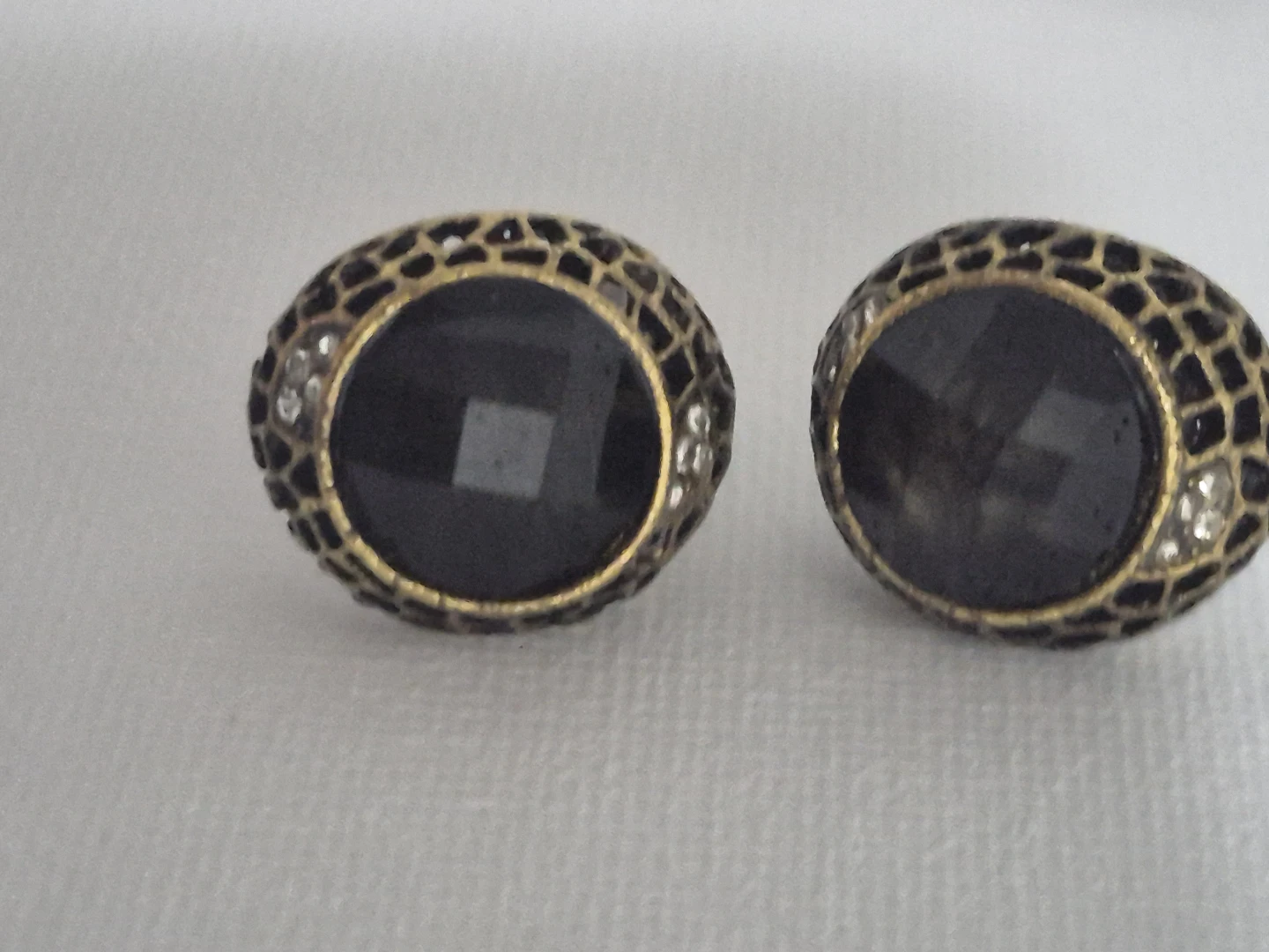 OWL EYES EARRINGS - Gold-tone and black gem stud earrings
