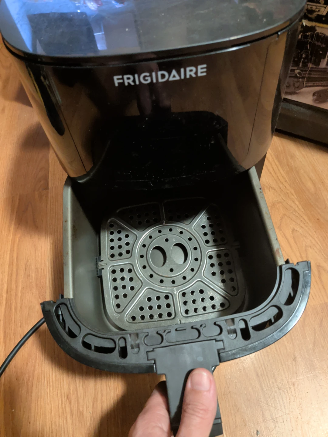 Frigidaire Air Fryer - photo 2