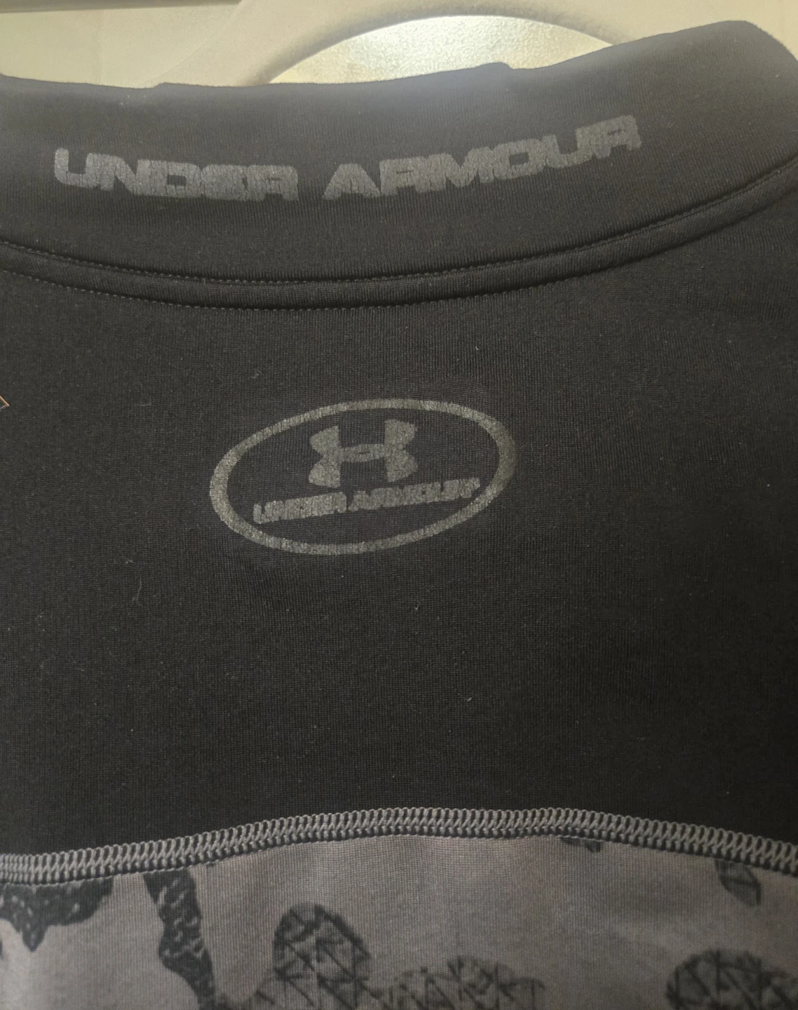 Men's Medium Under Armour ColdGear fitted long sleeve. - photo 3